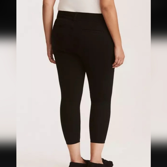 Torrid black high rise crop jeans size 14R - Picture 3 of 16